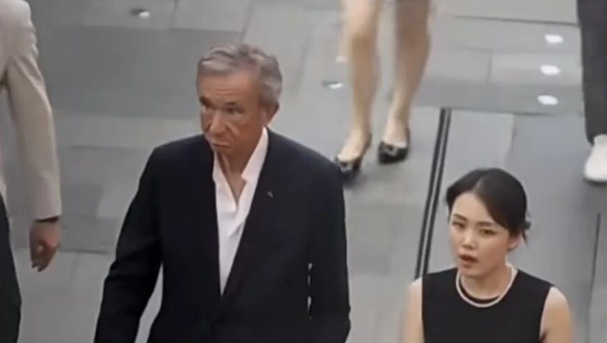 第一个往里扔乐色的人简直是天才,澳门天天彩开奖结果资料查询香港,前瞻性战略落实探讨_优选版V14.85